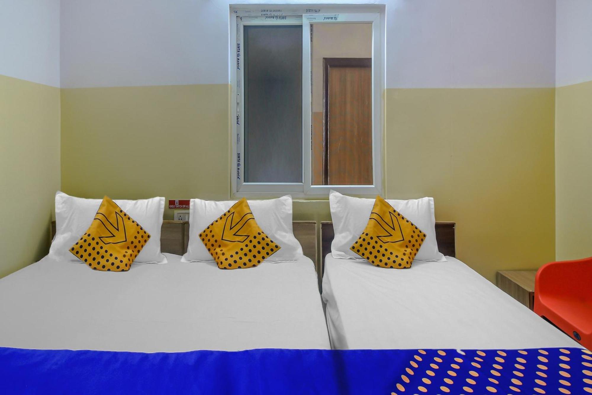 Spot On 81775 Mohit Gokul Lodge New Luxury Room'S Near Secunderabad Railway Station Lālāguda Eksteriør bilde
