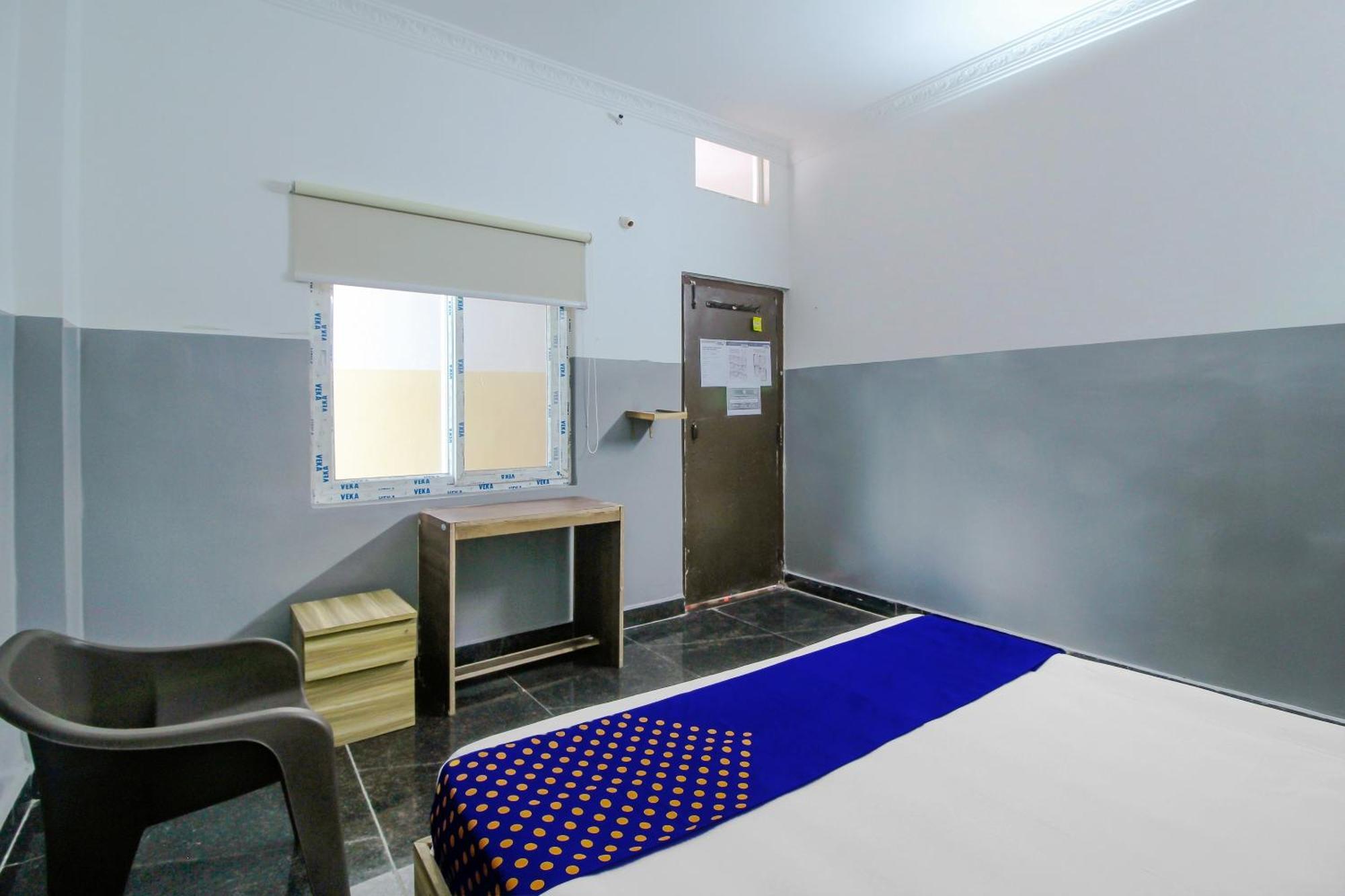 Spot On 81775 Mohit Gokul Lodge New Luxury Room'S Near Secunderabad Railway Station Lālāguda Eksteriør bilde